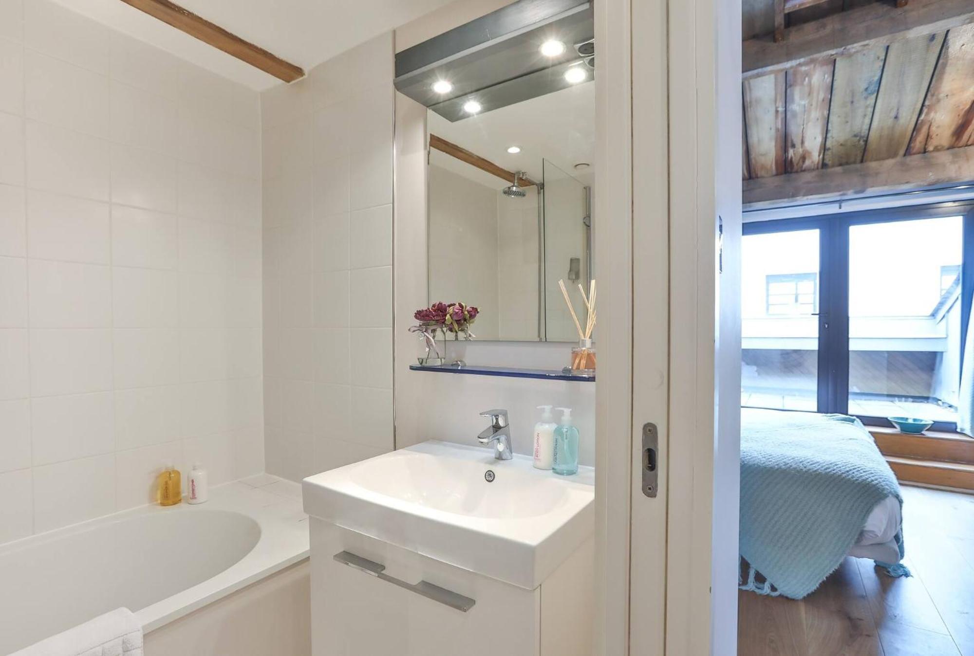 Wild Roses Serviced Apartments - Excel Warehouse 1 London Exteriör bild