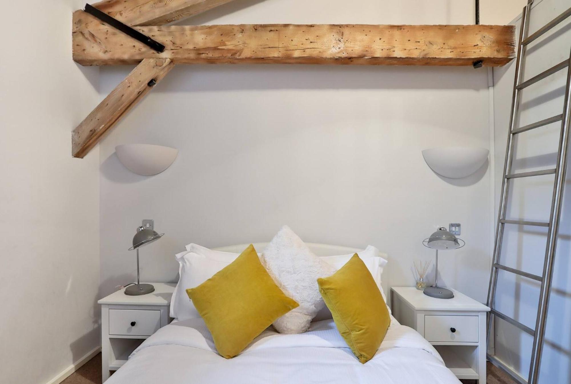 Wild Roses Serviced Apartments - Excel Warehouse 1 London Exteriör bild